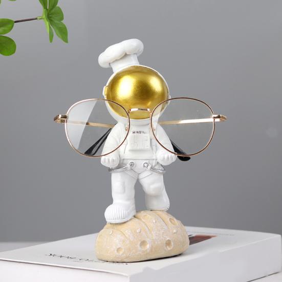 Eyeglass Display Fashionable Hands Holding Design Multi-purpose Resin Astronaut Glasses Holder Stand for Bedside