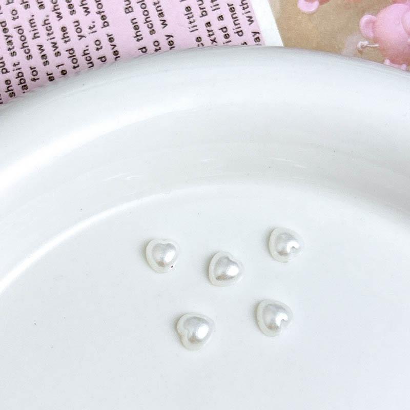 Hot Selling Resin Big and Small Love Heart Nail Art Jewelry Pink White Glossy Pearlescent Diy Nail Accessories
