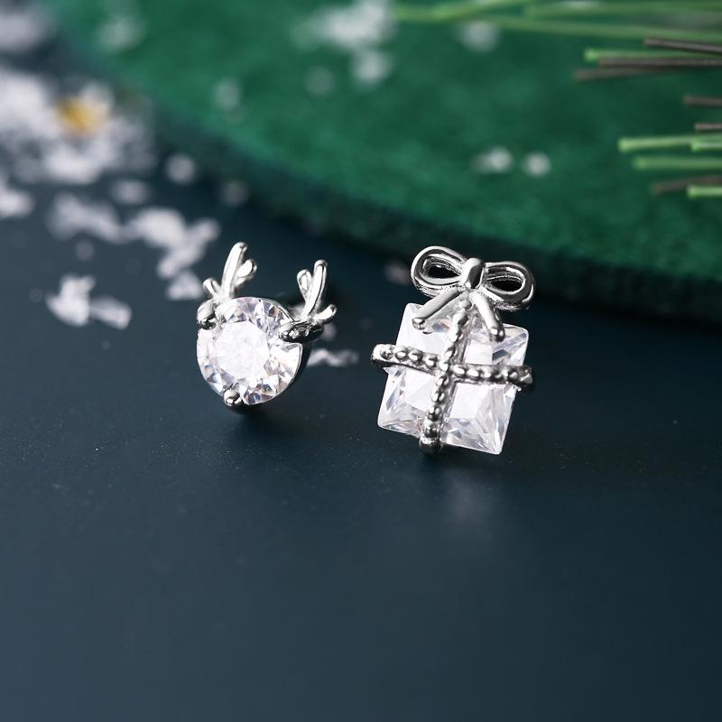 925 Sterlingsilber Asymmetrische Schleife & Rentier Weihnachtsstecker für Damen - Winterkollektion 2023