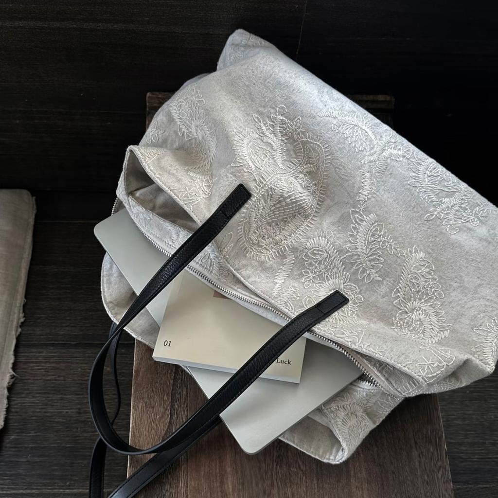 Tote Bag, Women's Bag, Relaxed Style, Commuting Bag, Pillow Bag