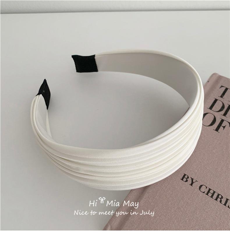2025 Trendy Black Pleated Wide-Brim Headband for Women - Sporty & Chic Hair Accessory