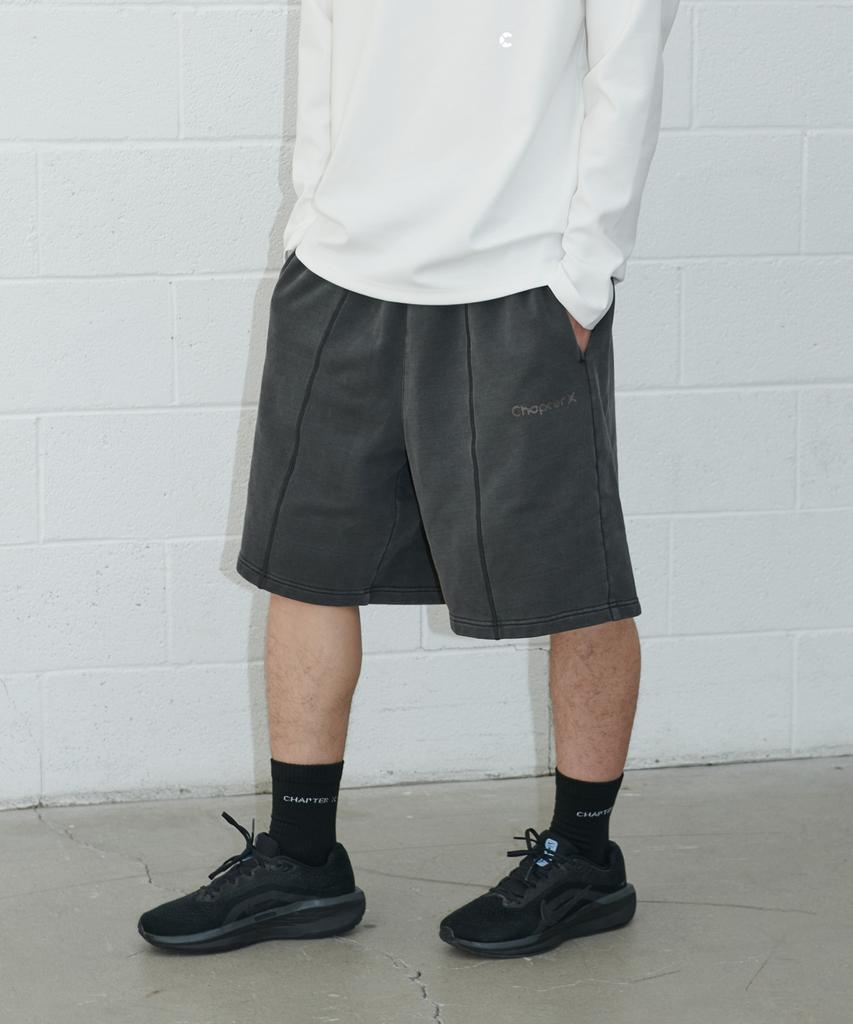 Chaebteoegseu Pigment Wide Bermuda Shorts (Charcoal)