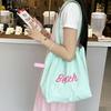 Tasche mit Buchstabendruck Bequeme Kordelzugtasche Große Kapazität Lässige Tasche Weich Zum Ausgehen Kurze Ausflüge Reisen