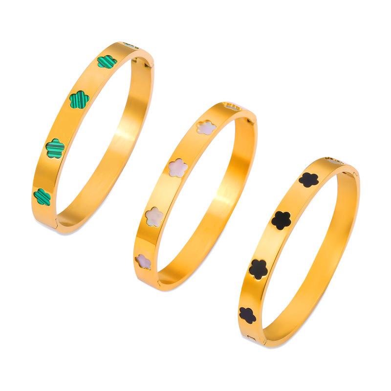 Elegant Gold-Plated Titanium Steel Bracelet with White Shell Flower and Geometric Acrylic Inlay