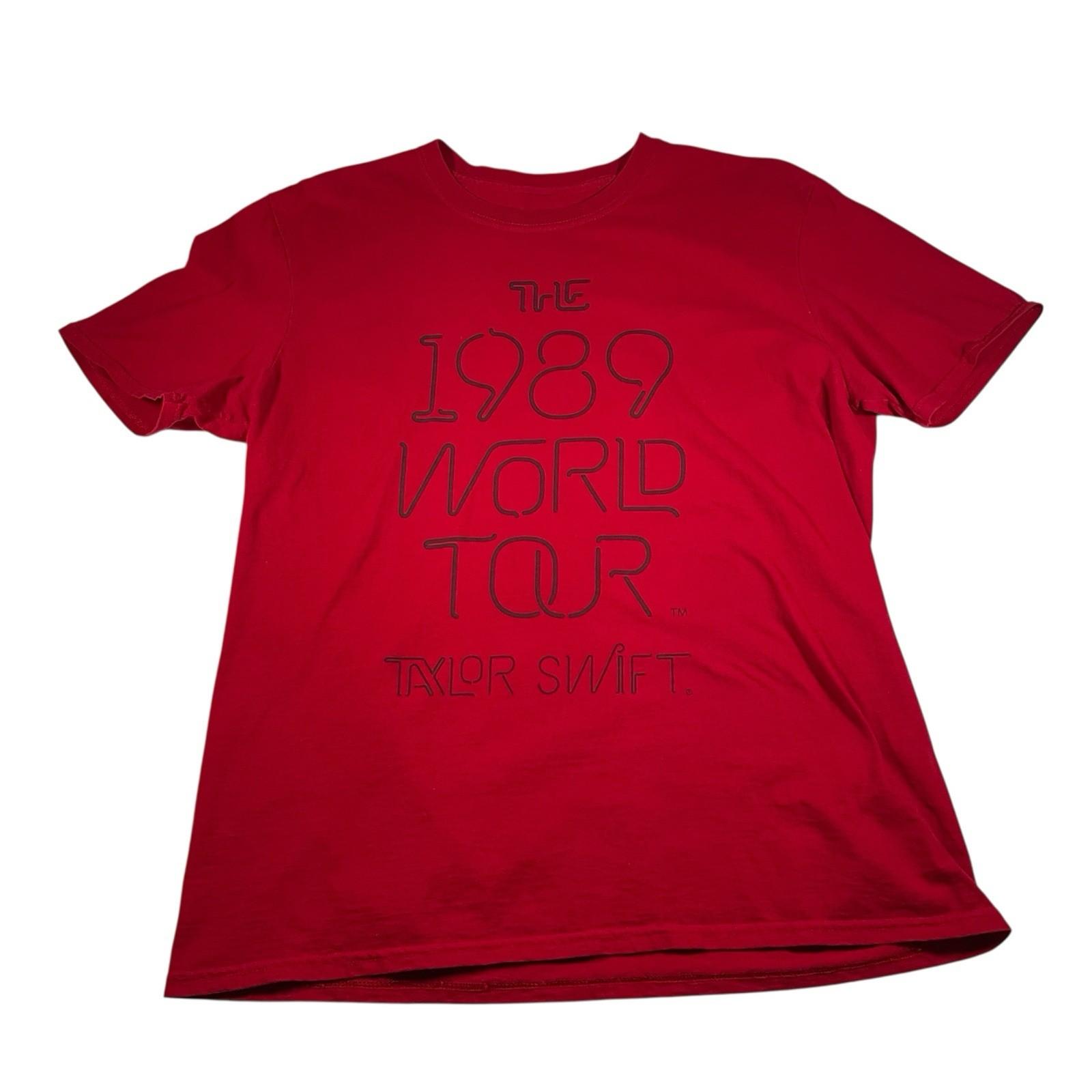 Taylor Swift T Fits M L The 1989 World Tour Graphic Country Pop Music Red Unisex T-Shirt XXXL