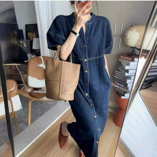 

Женское летнее платье макси на тонких бретелях из ретро-денима 2025 года с разрезом и бахромой S