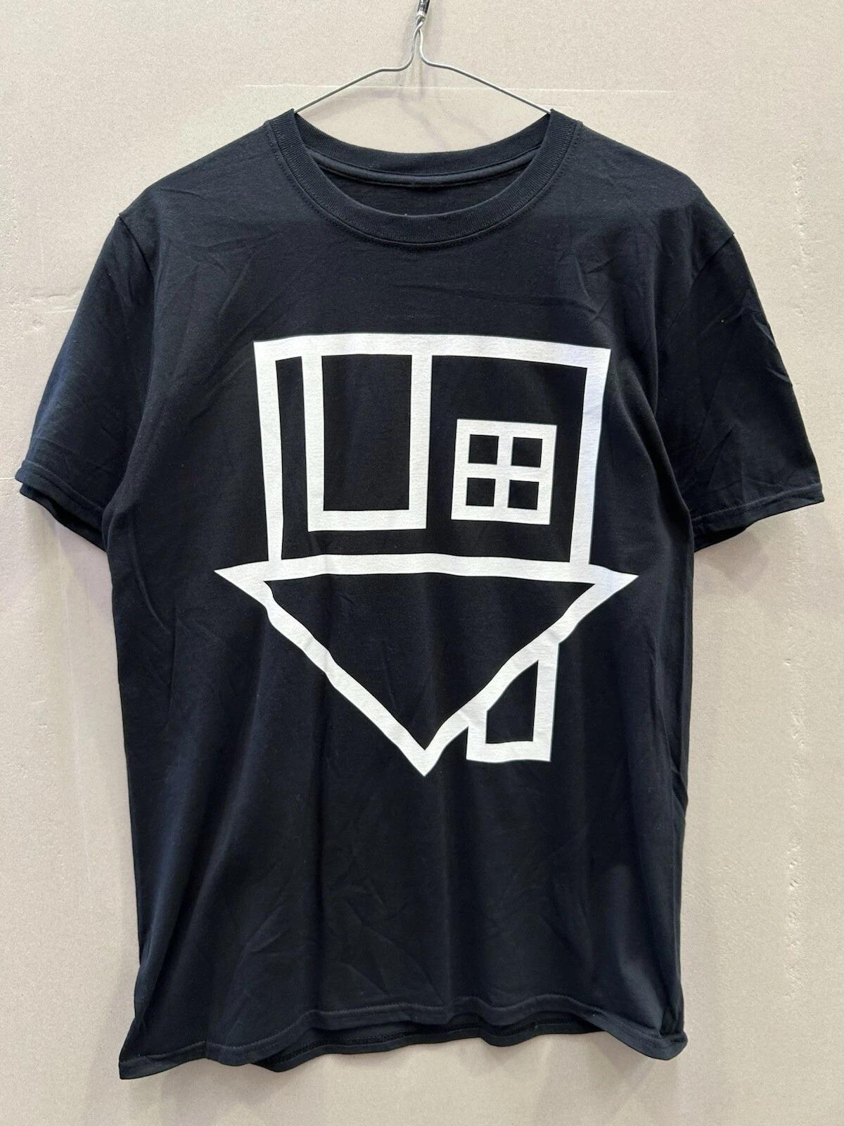 

Футболка с логотипом The Neighbourhood Дом вверх дном Размер M Черная Футболка группы 2025 Новая Персонализированная Европейская и американская Y2k 4XL