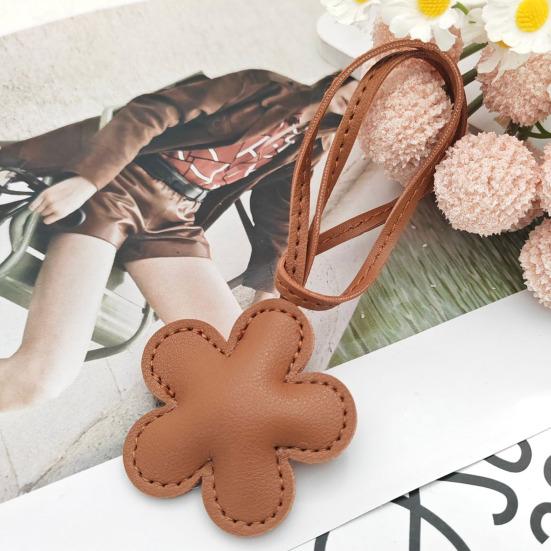 Lederblumen-Anhänger Kirschblüten-Schlüsselanhänger Baumwollgefüllt Niedlicher Blumiger Taschen-Anhänger Blumiger Hänge-Anhänger Tasche Auto-Zubehör