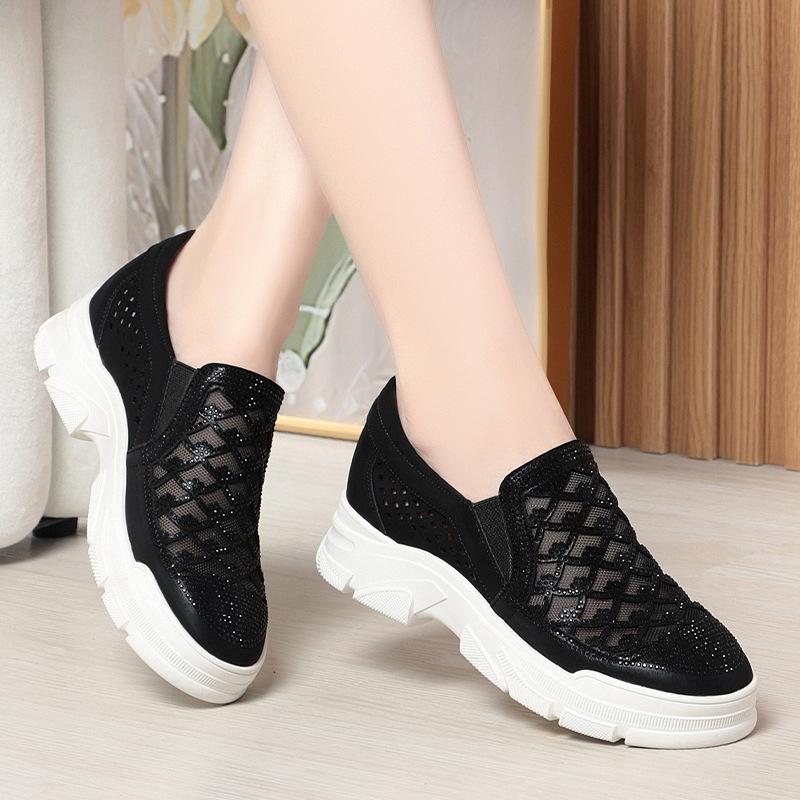 Spring Autumn Soft Leather Soft Sole Comfortable Low Heel Shoes Round Toe Breathable Casual Slip-on Hollow Mother Sneaker