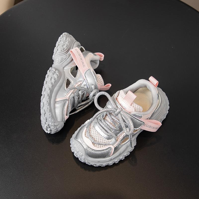 

Дитяча мода літня дихаюча повсякденне взуття діти бігові спортивні студенти дівчата трендові зручні кросівки для спортзалу 37 рожевий/срібний