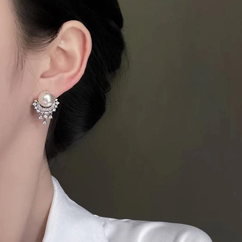 

Жемчужные клипсы для ушей Лунный свет - Элегантный дизайн с кисточками и кружевом, серьги без пирсинга для женщин.