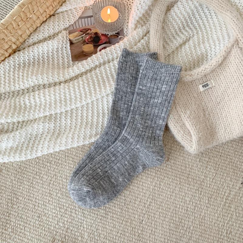 

25 Winter Thickened Socks Women S Japanese Candy-Colored Strips Wool Medium Tube Women S Socks Warm Stacking Socks Versatile Trendy Socks One size fits all серый