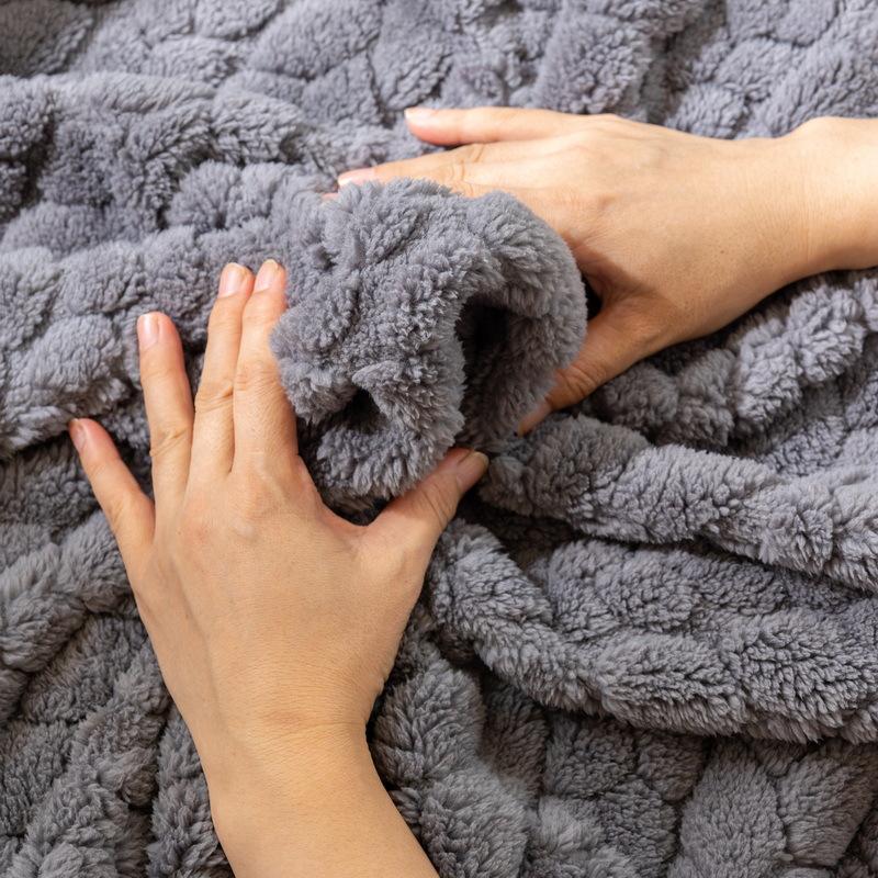 Зимний кремовый белый плюшевый чехол для дивана — фото 3