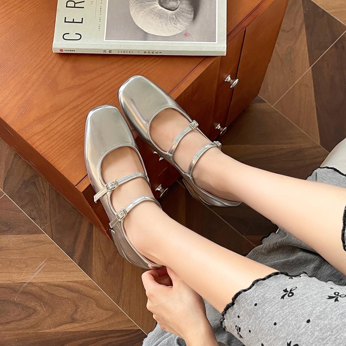 

Cowhide French silver thick-heeled single shoes women s commuter small leather shoes Mary Jane shoes double-breasted leather light-mouth high heels 40 серебряный