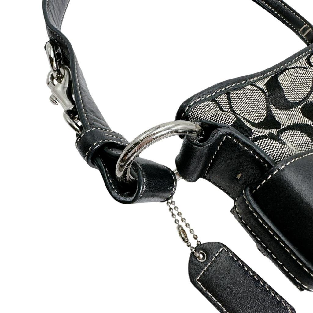 COACH Signature Diagonally hung Shoulder Bag leather black Women K05M-3574 Used