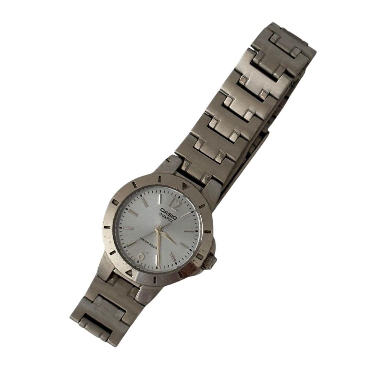 Б/У [Рабочий элемент] Часы CASIO STANDARD LTP-1177 Аналоговые Светло-голубой циферблат Нержавеющая сталь Кварцевые Серебристо-голубой