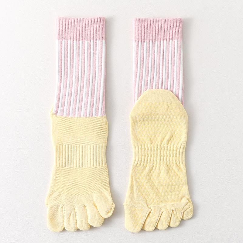 Women s Non-Slip Five-Finger Yoga & Pilates Mid-Calf Socks - Spring/Summer Sports Color Block Design One Size жёлтый