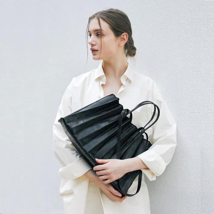 Lucky Pleats Canvas Coated Shopper L (2color)