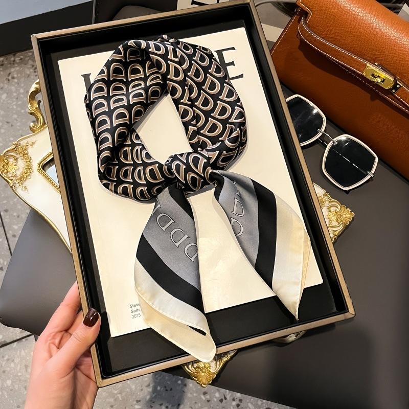 Silk scarf women's neck new scarf with coat 70 small square scarf scarf mother high-end scarf