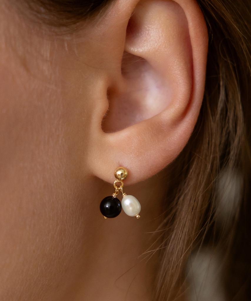 Tatiana (Silver 925) Pearl And Onyx Stud Earrings Ec3273