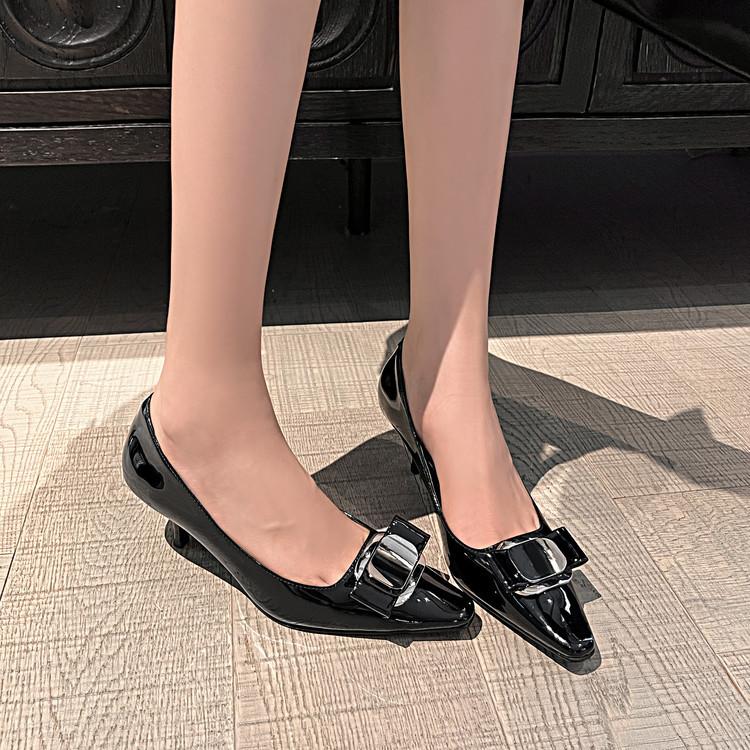 Black work shoes women's thin heels autumn 2025 new pointed patent leather professional work non-grinding feet high heels women