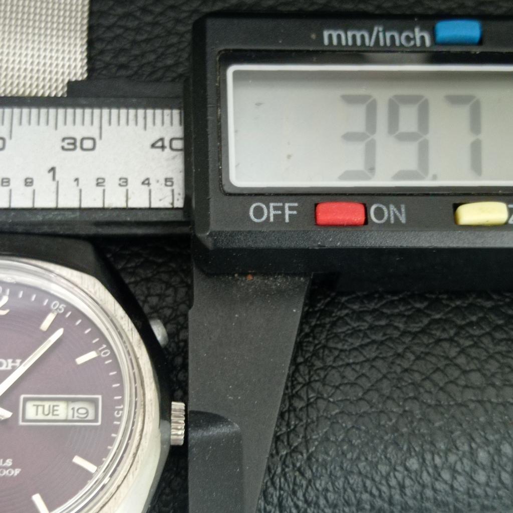 VINTAGE RICOH R31 AUTOMATIC JAPAN MENS PURPLE COLOR DIAL WATCH a709217-1