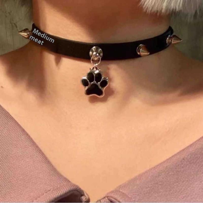 Hip Hop Black Leather Rivets Cat Claw Necklace For Women Dark Spicy Girls Chokers Trend Cool Gothic Jewelry Accessories