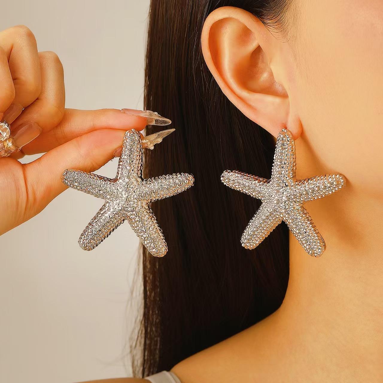 

2025 Горячая распродажа 2026 мода персонализированный набор серег и ожерелья с морской звездой преувеличенные аксессуары с подвеской в виде морской звезды для пляжного отдыха