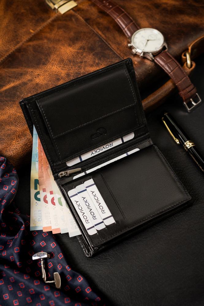 Extensive men's wallet made of natural leather - Rovicky