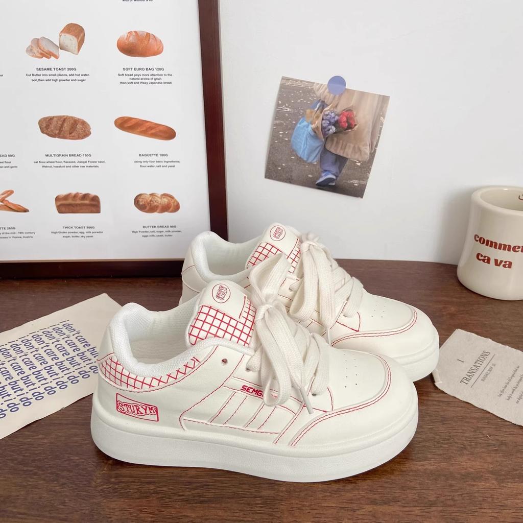 2025 spring new popular women's shoes student versatile sports and leisure little white shoes ins street shooting trendy shoes bread shoes