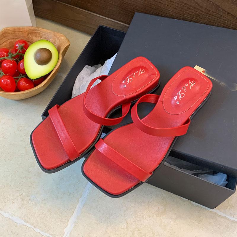 Fashion Female Summer Beach Slides Women Flats Slippers Shoes Sandals Fashion Thick Soled Footwear Ladies Slippers Shoes
