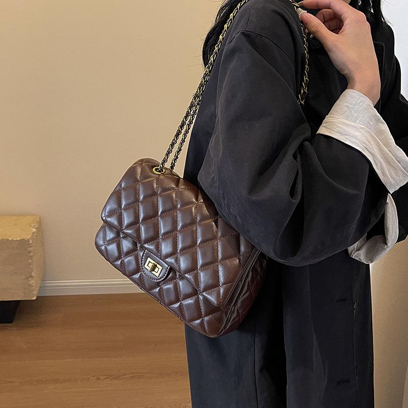Bag Women's Messenger Bag 2025 New Autumn and Winter Large-capacity Shoulder Bag Niche Design Retro Diamond Chain Bag