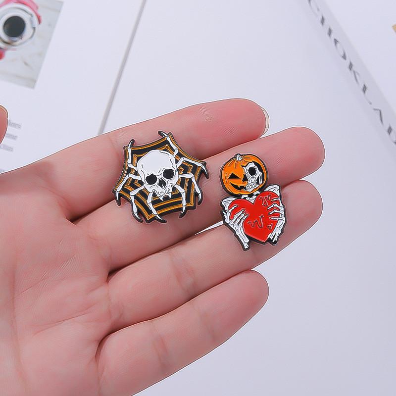 Premium Halloween Metal Badge Spider Skeleton Brooch Fashion Accessory For Costumes