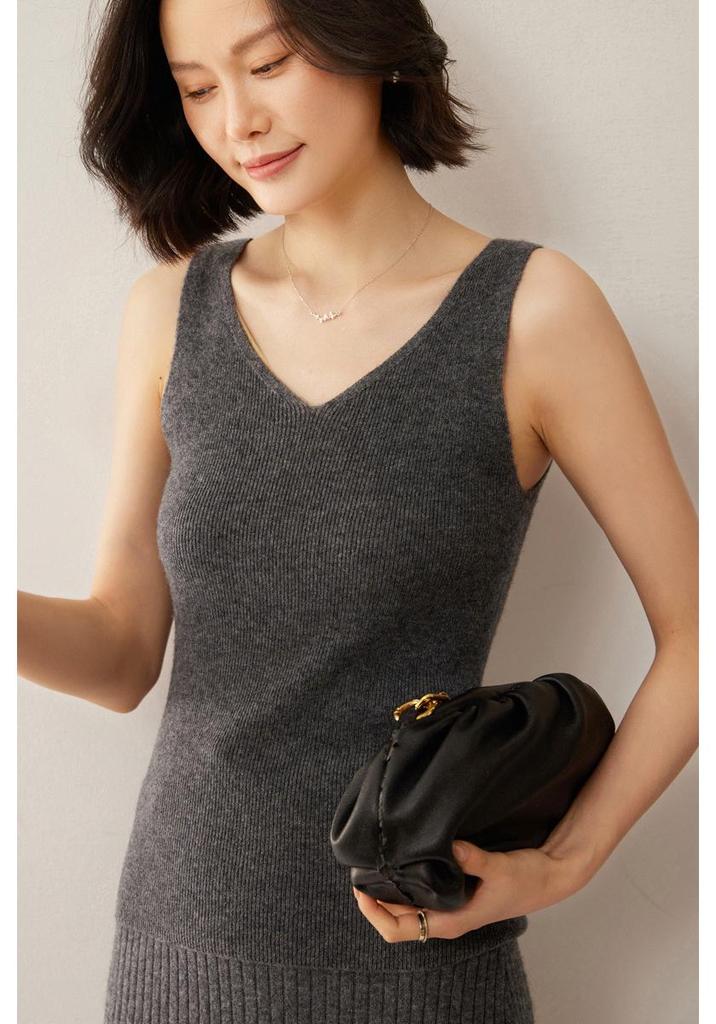 Casual Double V-Neck Cashmere Vest - Loose, Comfortable Fit, Ready-to-Wear, Warm for Autumn/Winter, Versatile Everyday Style