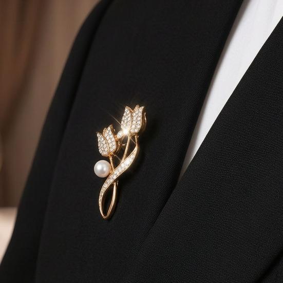 Women Alloy Brooch Pin, Tulip Shape Lapel Badge with Imitation Pearl Rhinestones Inlaid, Brooch Versatile Accessory for Sweaters Collars Hats Bags
