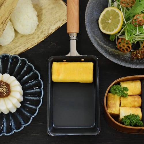 Wahei Freiz Tsubame-Sanjo Black Iron Bento Omelet Pan, 9 x 14cm, Induction and Gas Compatible, Wooden Handle, Made in Japan with Selected Materials, G
