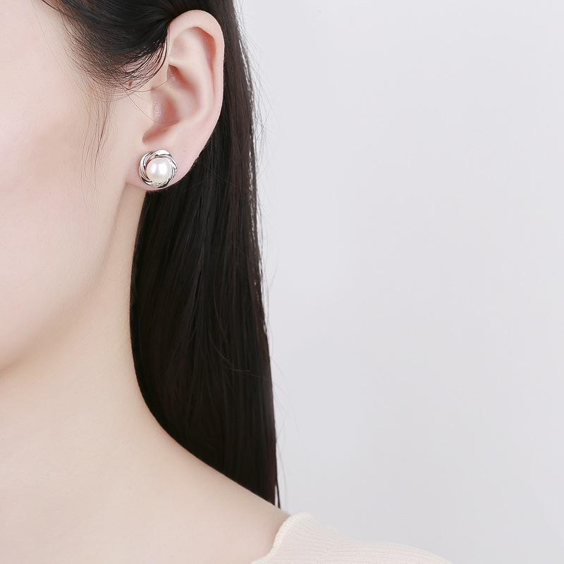 2024 French Retro S925 Sterling Silver Pearl Stud Earrings for Women – High-End Light Luxury Ear Cartilage Studs