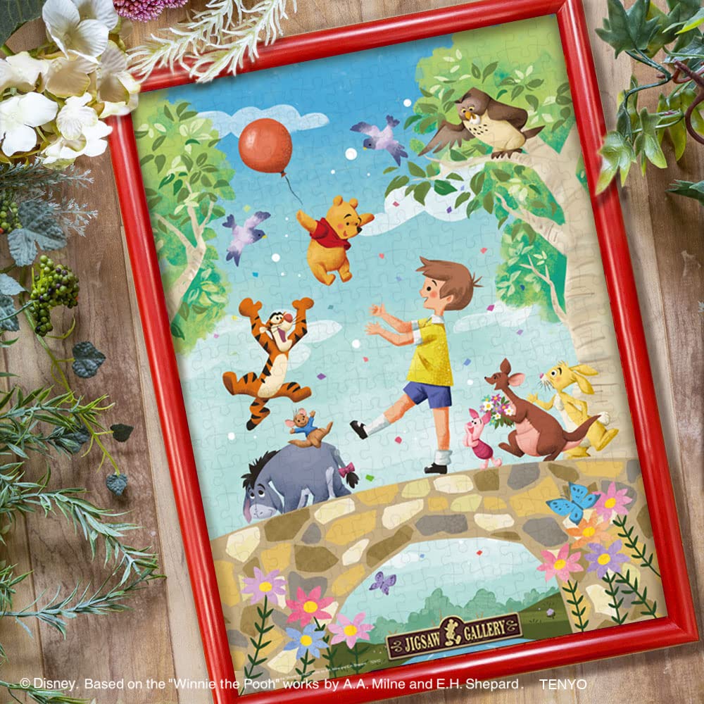 Tenyo in 300 Piece Jigsaw Puzzle Disney Winnie the Pooh Welcome Comes with glue and spatula Service card included [Made Japan] Home! (30.5x43cm)