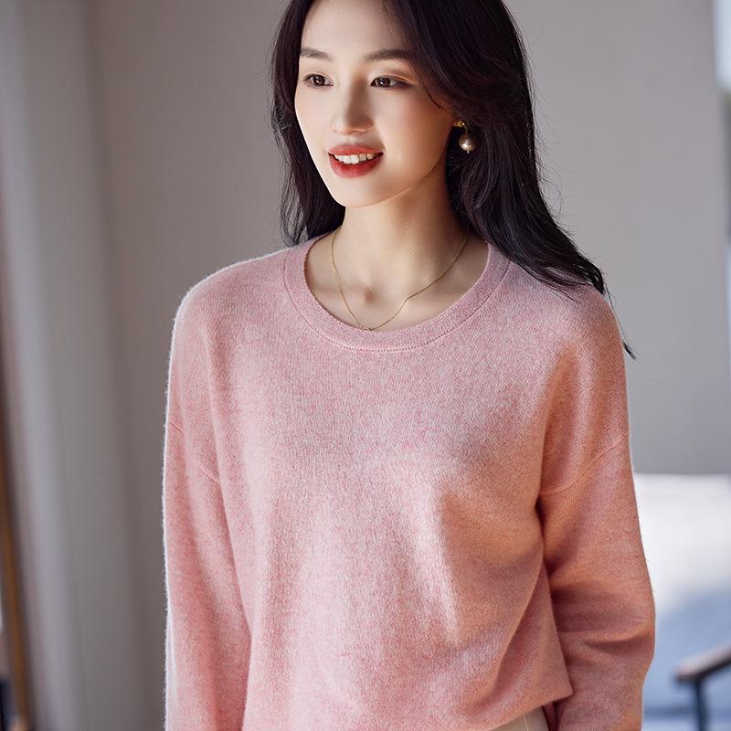 2025 Early Autumn Women's Pure Wool Round Neck Knit Sweater - Loose, Versatile, Slimming Base Layer Top