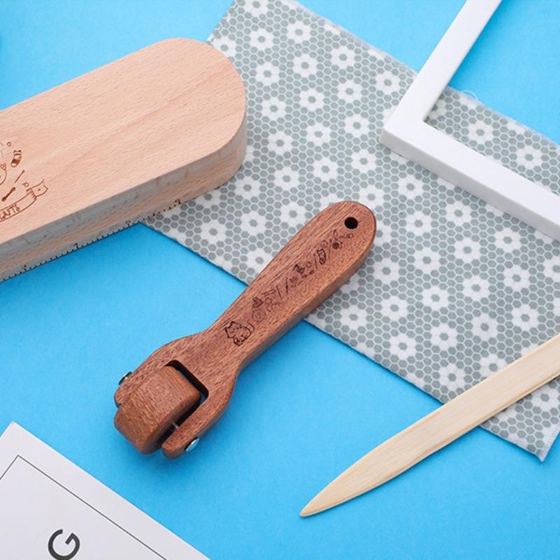 Seam Roller, Wood Tailor Clapper Tool Seam Flattening Tool Accessory with Comfortable Handle for Quilting for Craftsmen