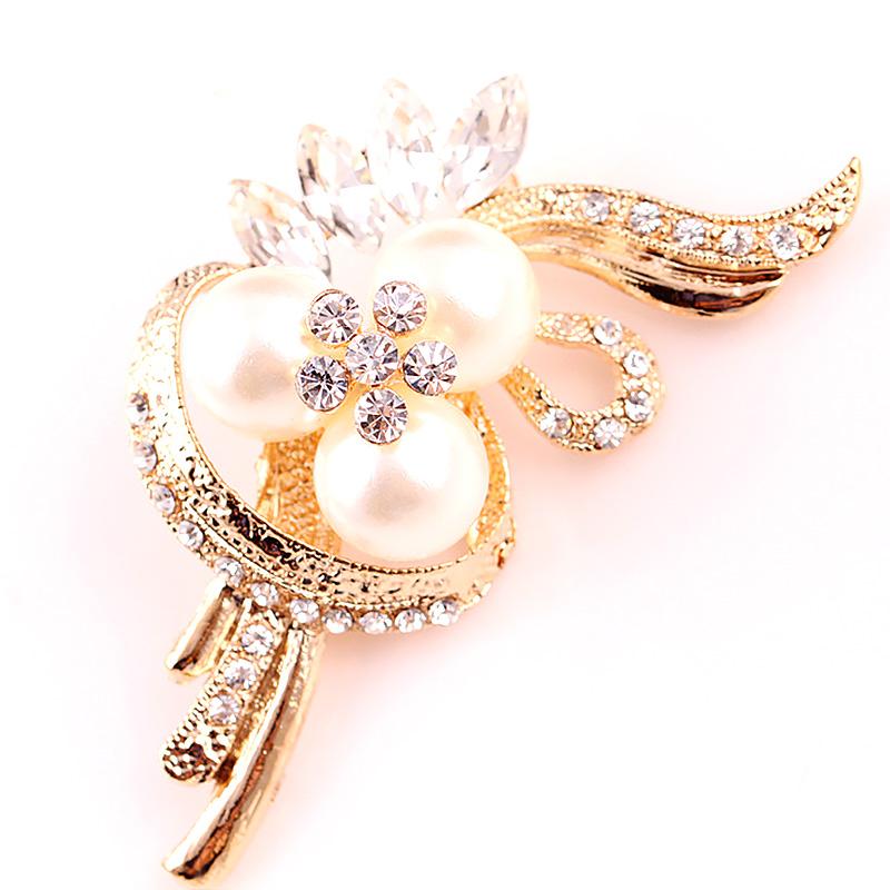 Fashion Crystals Brooch For Women Rhinestone Vintage Imitation Pearl Flower Metal Pins Wedding Party Jewelry Accessories
