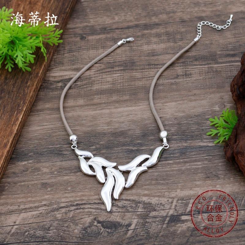 New Hollow Geometric Lines Leather Rope Necklace Women's Fashion High Sense Irregular Lines Versatile Necklace