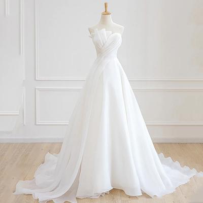Damen-Abendkleid mit tailliertem Oberteil und schmal geschnittenem Schwanzkleid