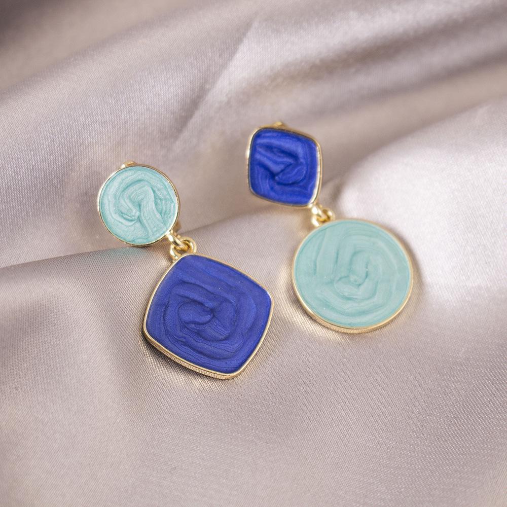 

Silver Needle Geometric Round Dangle Earrings - Korean Retro Style with High-End Literary Elegance