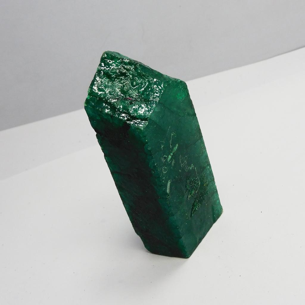Natural Green Emerald Loose Gemstone Dyed Rough Uncut 499.95 Ct for Lapidary and Gem Collections