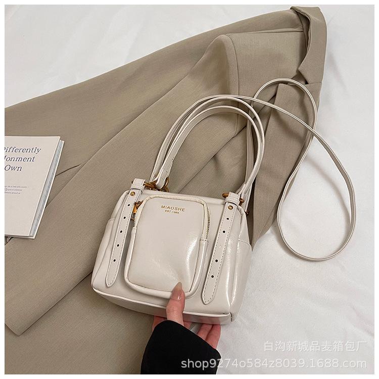 

This year s popular small bag women s spring and summer 2025 new versatile shoulder messenger bag casual Korean version portable small square bag