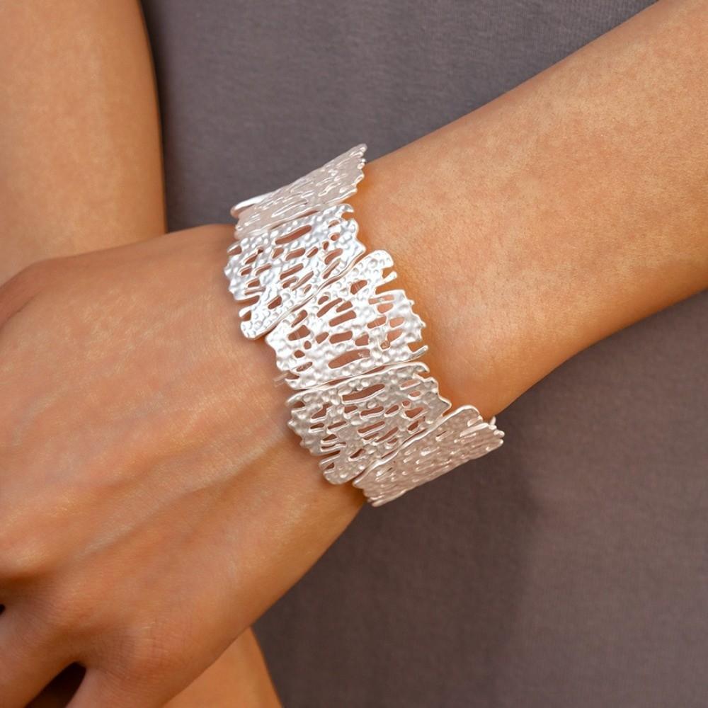 Europe American Style Metal Cuff Bangles Flower Exaggerated Bracelet Chunky Bracelet  Gift