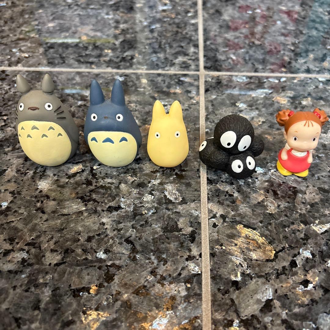 My Neighbor Totoro Finger Puppets Set of 5 (Totoro, Medium Totoro, Little Totoro, Suswatari, Mei)