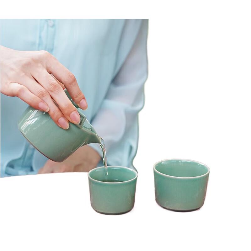 

Lu Bao Cloud Dragon Portable Ceramic Tea Set