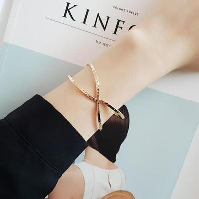 Women's Luxury Gathering Look Silver Gold X Bracelet